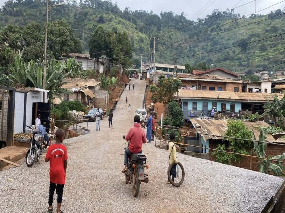 𝐄𝐧𝐭𝐫𝐞𝐭𝐢𝐞𝐧 𝐝𝐞 𝐥𝐚 𝐫𝐨𝐮𝐭𝐞 communale : 𝐂𝐚𝐫𝐫𝐞𝐟𝐨𝐮𝐫 𝐍𝐝𝐞-𝐏𝐨𝐧𝐭 𝐍𝐣𝐨𝐲𝐚 𝐞𝐭 𝐛𝐫𝐞𝐭𝐞𝐥𝐥𝐞𝐬